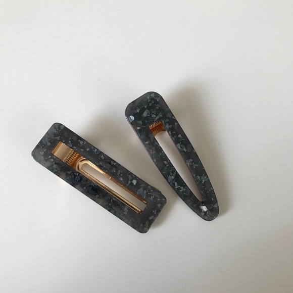 NEW | 2 Pieces - Trendy Hair Barrettes Clips Set - Picture 3 of 4